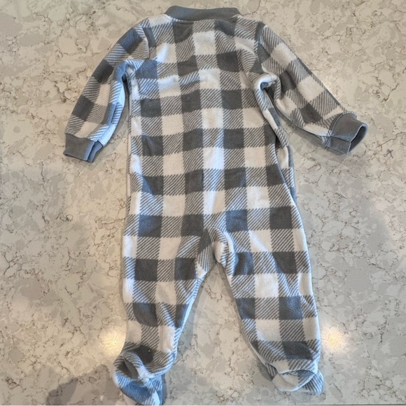 Amazon essentials 3-6Months - Gray and White Plaid Kids One Piece Fleece Footies - Picture 6 of 9